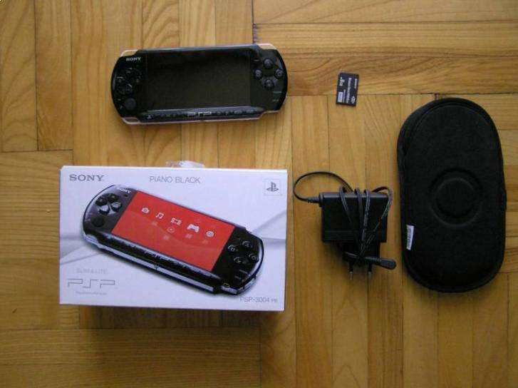 Black PSP-3004 Slim with 4Gb MS and 2 games
