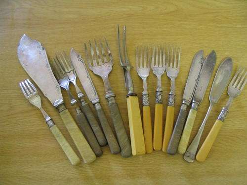 MIXED LOT CUTLERY