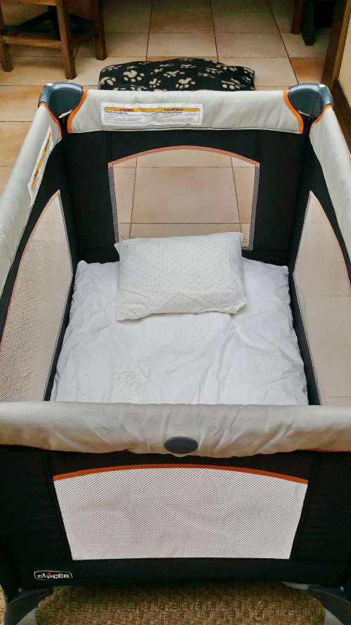 Chicco Collapsible Playard and Baby Duvet with Cushion