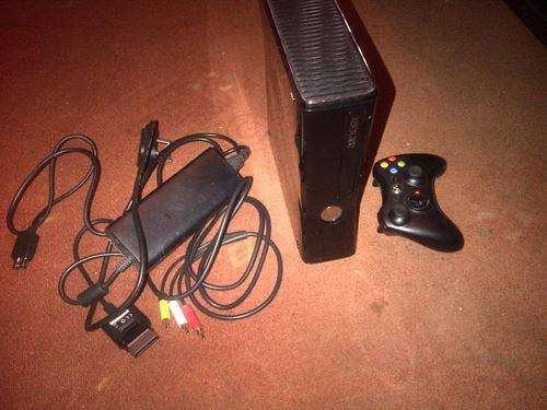 XBOX 360 slim 250GB