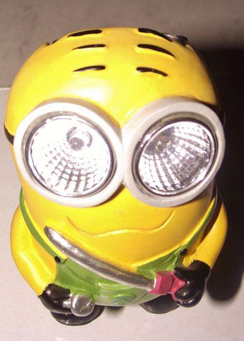 Two Eyed" MINION', adorable solar inside light