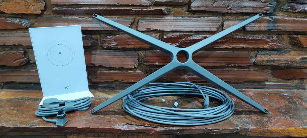 Starlink Travel Kit (Router + Cable + Base Mount)