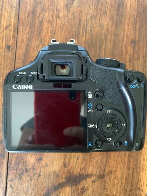 Canon 450D + Kit Lens (Canon 18-55mm)