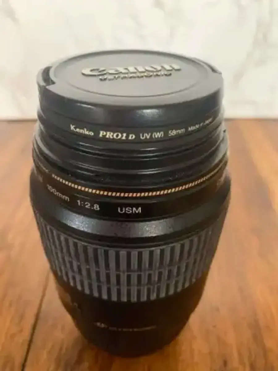 Canon EF 100mm f/2.8 USM Macro