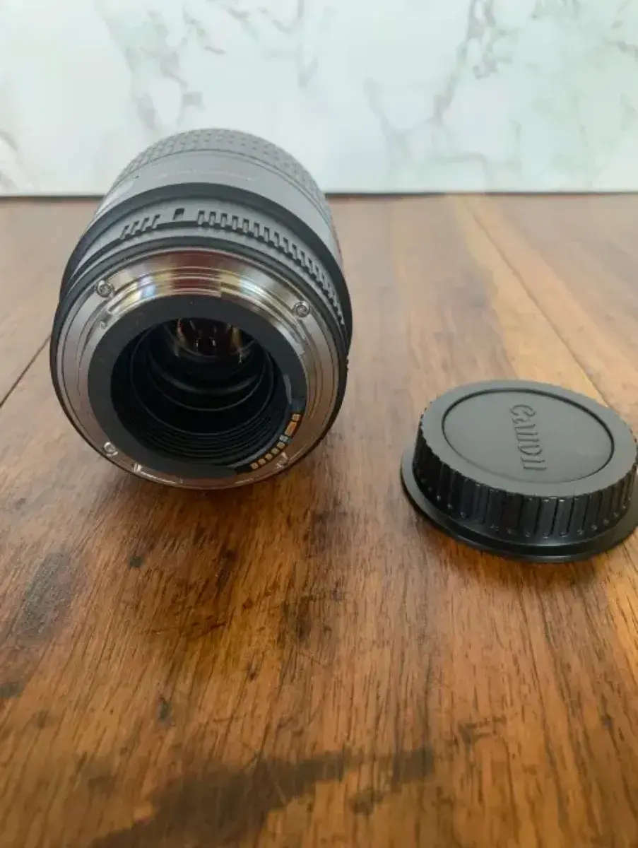 Canon EF 100mm f/2.8 USM Macro