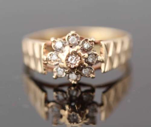 VINTAGE FLORAL DESIGN DIAMOND 9ct YELLOW GOLD RING **JEWELLER CERTIFICATE R6'792**