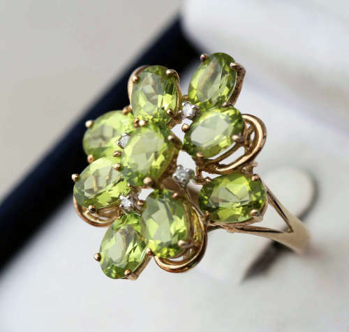 GORGEOUS HUGE PERIDOT DIAMOND CLUSTER RING 9ct YELLOW GOLD VINTAGE ENGLISH JEWELLER CERT R13'500