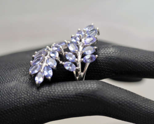 BEAUTIFUL LEAF DESIGN NATURAL TANZANITE 0,53ct GEMSTONE STERLING SILVER RING. 6,8 grams