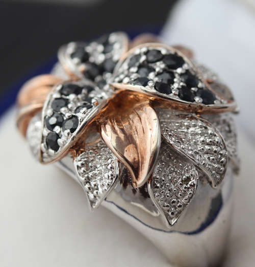 STUNNING SILVER AND COPPER RING, LEAFY DESIGN WITH DARK BLUE NATURAL QUARTZ GEMSTONES. 925