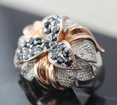 STUNNING SILVER AND COPPER RING, LEAFY DESIGN WITH DARK BLUE NATURAL QUARTZ GEMSTONES. 925
