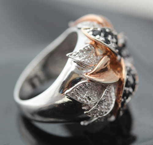 STUNNING SILVER AND COPPER RING, LEAFY DESIGN WITH DARK BLUE NATURAL QUARTZ GEMSTONES. 925