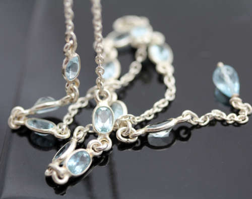 STERLING SILVER LONG "T-DROP" NECKLACE WITH 3,7ct SKY BLUE TOPAZ GEMSTONES. 925