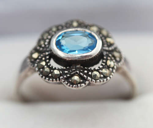 VINTAGE SWISS BLUE TOPAZ AND NATURAL MARCASITE STERLING SILVER RING. 'OLDE WORLDE' APPEAL! 925.
