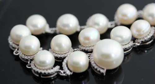 HEAVY VERY PRETTY FRESHWATER PEARL "HANGING Y-SHAPE" STERLING SILVER 925 NECKLACE.  18,25 grams