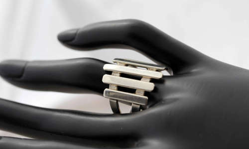 STRIKING ULTRA MODERN GEOMETRIC DESIGN RING. STERLING SILVER 925. LARGE! HEAVY (7,8 grams)