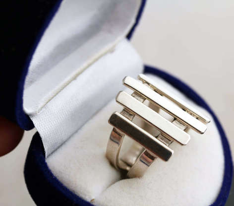STRIKING ULTRA MODERN GEOMETRIC DESIGN RING. STERLING SILVER 925. LARGE! HEAVY (7,8 grams)