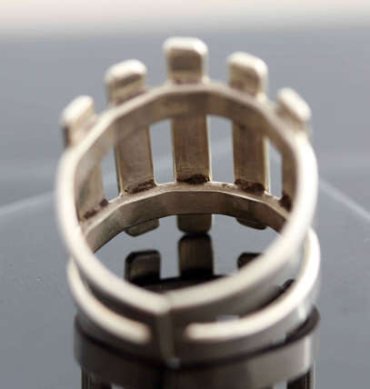 STRIKING ULTRA MODERN GEOMETRIC DESIGN RING. STERLING SILVER 925. LARGE! HEAVY (7,8 grams)