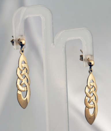 DAINTY UNUSUAL 9CT YELLOW GOLD EARRINGS. CLASSIC CELTIC KNOT DESIGN. VINTAGE PIECE BOUGHT IN ENGLAND