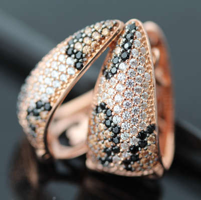 UNUSUAL "LEOPARD" PATTERN CUBIC ZIRCONIA IN SOLID STERLING 925 SILVER EARRINGS. ROSE HUE FINISH