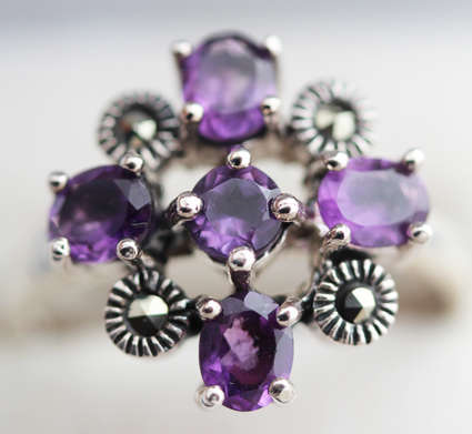 DEEP ROYAL PURPLE AMETHYST AND MARCASITE STERLING SILVER RING. 925