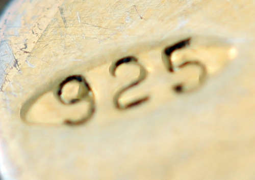 VINTAGE TWO-TONE ITALIAN SILVER BRACELET. FLAT LINKS. VERY PRETTY! 925