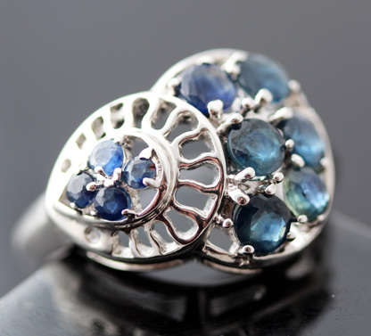 UNUSUAL 'JEWELLERY ART' SAPPHIRE STERLING SILVER RING. 925. ORGANIC SEA SHELL FEEL.