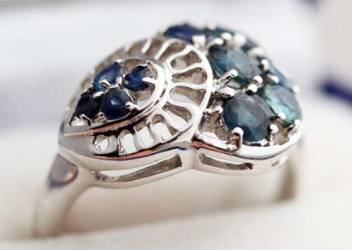 UNUSUAL 'JEWELLERY ART' SAPPHIRE STERLING SILVER RING. 925. ORGANIC SEA SHELL FEEL.