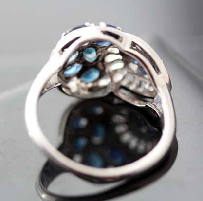 UNUSUAL 'JEWELLERY ART' SAPPHIRE STERLING SILVER RING. 925. ORGANIC SEA SHELL FEEL.