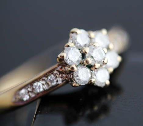 VINTAGE 9CT YELLOW GOLD FLORAL DESIGN DIAMOND RING *JEWELLER CERTIFICATE R7'600*