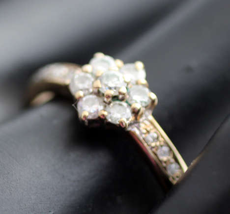 VINTAGE 9CT YELLOW GOLD FLORAL DESIGN DIAMOND RING *JEWELLER CERTIFICATE R7'600*