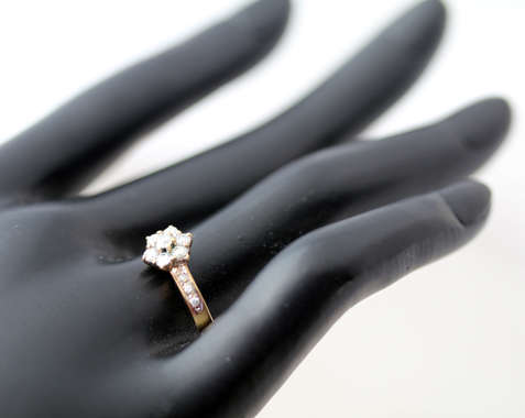 VINTAGE 9CT YELLOW GOLD FLORAL DESIGN DIAMOND RING *JEWELLER CERTIFICATE R7'600*