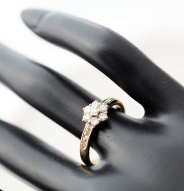 VINTAGE 9CT YELLOW GOLD FLORAL DESIGN DIAMOND RING *JEWELLER CERTIFICATE R7'600*