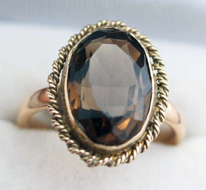 ELEGANT VINTAGE 1928 SOLITAIRE SMOKEY QUARTZ 9CT ROSE GOLD RING. ENGLISH HALLMARKED BIRMINGHAM ASSAY