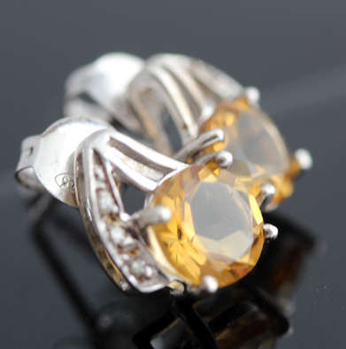 CITRINE - 0,93ct SOLITAIRE SET IN STERLING SILVER 925 STUD EARRINGS