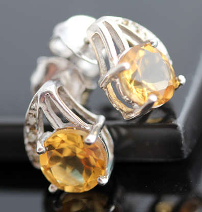 CITRINE - 0,93ct SOLITAIRE SET IN STERLING SILVER 925 STUD EARRINGS