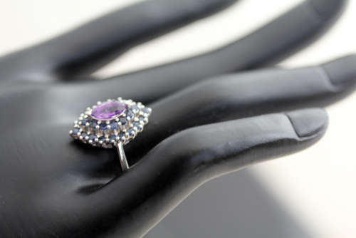 REAL AMETHYST AND BLUE SAPPHIRE STERLING SILVER RING. STUNNING COLOUR COMBINATION. 925