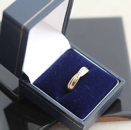 TIMELESS DIAMOND TWIST DESIGN 9CT YELLOW GOLD RING *JEWELLER CERTIF R5460* ENGLISH SHEFFIELD ASSAY
