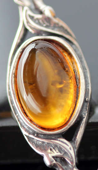 HONEY-HUED BALTIC AMBER STERLING SILVER BRACELET. 925. VINTAGE PIECE