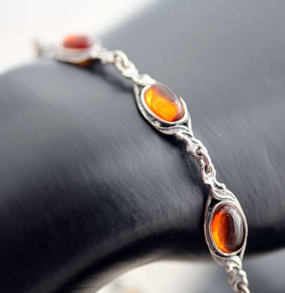 HONEY-HUED BALTIC AMBER STERLING SILVER BRACELET. 925. VINTAGE PIECE