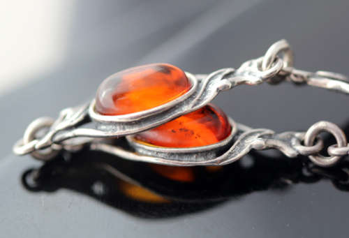 HONEY-HUED BALTIC AMBER STERLING SILVER BRACELET. 925. VINTAGE PIECE