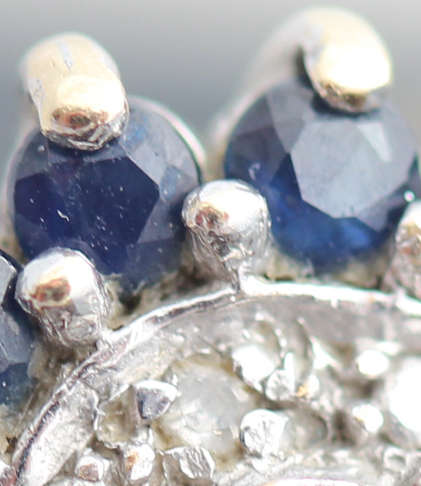 VINTAGE BLUE SAPPHIRE RING IN 9CT YELLOW AND WHITE GOLD. DIAMOND ACCENTS