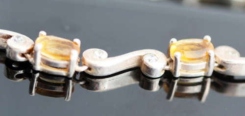 SHOWY CITRINE GEMSTONES WITH CRYSTAL TOUCHES AND STERLING SILVER T-DROP NECKLACE. 925 10,40 grams