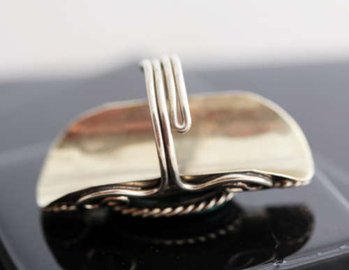 DRAMATIC BOHO AVENTURINE RING IN ALPACA METAL. VERY LARGE! UNUSUAL GEMSTONE! VINTAGE PIECE