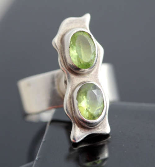 AVANT GARDE HANDCRAFTED PERIDOT RING IN MEXICAN STERLING SILVER. CREATIVE ORGANIC DESIGN. HEAVY!