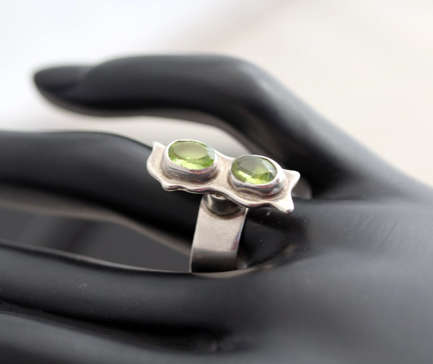 AVANT GARDE HANDCRAFTED PERIDOT RING IN MEXICAN STERLING SILVER. CREATIVE ORGANIC DESIGN. HEAVY!