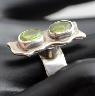 AVANT GARDE HANDCRAFTED PERIDOT RING IN MEXICAN STERLING SILVER. CREATIVE ORGANIC DESIGN. HEAVY!