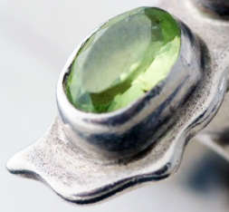 AVANT GARDE HANDCRAFTED PERIDOT RING IN MEXICAN STERLING SILVER. CREATIVE ORGANIC DESIGN. HEAVY!