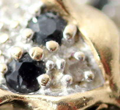 VINTAGE LEOPARD DESIGN DIAMOND & SAPPHIRE 9CT YELLOW GOLD RING. *JEWELLER EVALUATION R8'415*