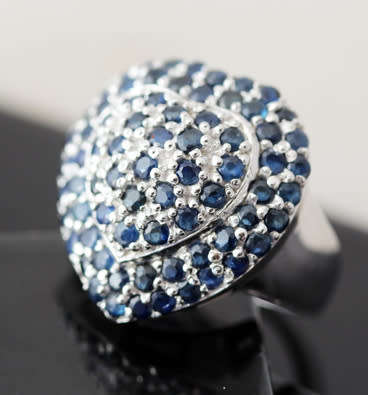 SHOWSTOPPING LARGE HEART SHAPED BLUE SAPPHIRE STERLING SILVER RING. BIG, BOLD & BEAUTIFUL 73 STONES!