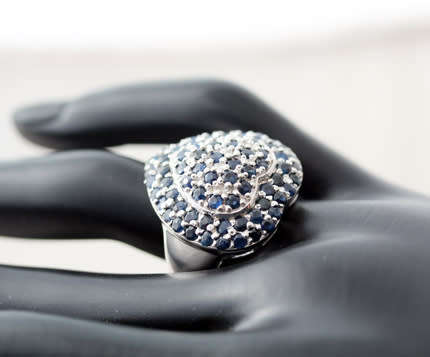SHOWSTOPPING LARGE HEART SHAPED BLUE SAPPHIRE STERLING SILVER RING. BIG, BOLD & BEAUTIFUL 73 STONES!